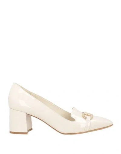 Ferragamo Woman Loafers Cream Size 8 Calfskin