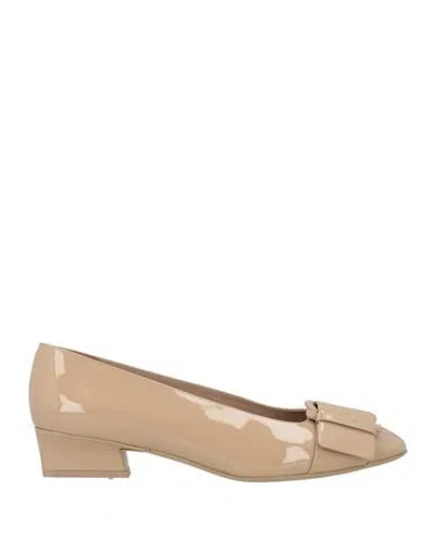 Ferragamo Woman Pumps Beige Size 8 Leather