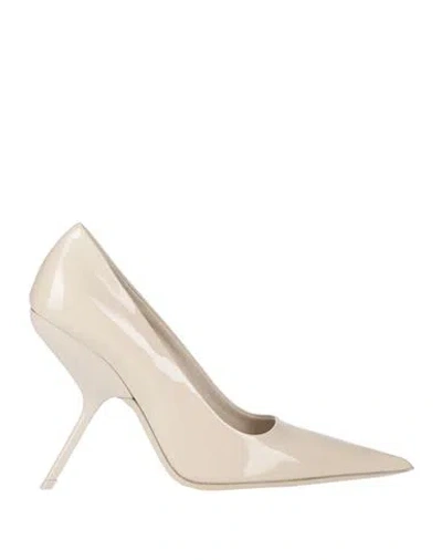 Ferragamo Eva X5 Pantent Leather Pumps In White