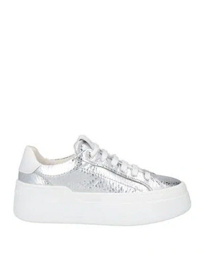Ferragamo Woman Sneakers Silver Size 7.5 Calfskin