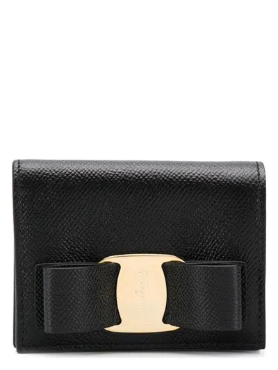 FERRAGAMO WOMEN'S CARD HOLDER WITH ENGRAVED LOGO