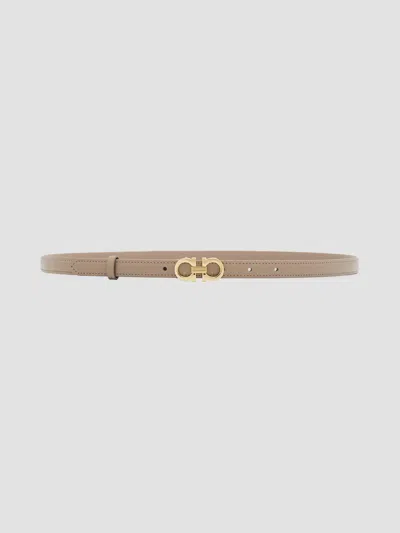 Ferragamo Women's Donna Gancini Leather Belt In Warm Taupe