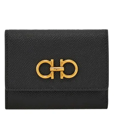 FERRAGAMO FERRAGAMO WOMEN GANCINI TRIFOLD WALLET