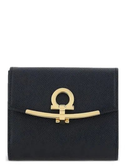FERRAGAMO WOMEN'S HAMMERED LEATHER GOLD GANCINI COMPACT WALLET
