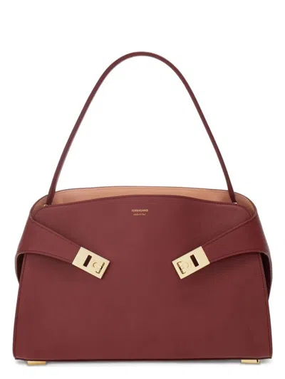 FERRAGAMO WOMEN'S HUG SH S