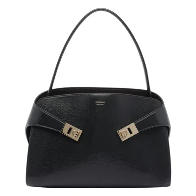 Ferragamo Women Hug Shoulder Bag In Black