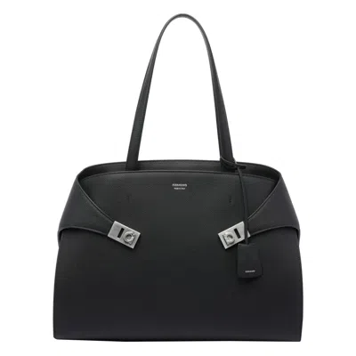 FERRAGAMO FERRAGAMO WOMEN HUG SHOULDER BAG