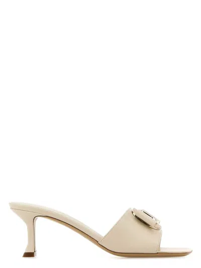 FERRAGAMO WOMEN'S IVORY LEATHER ZELIE MULES