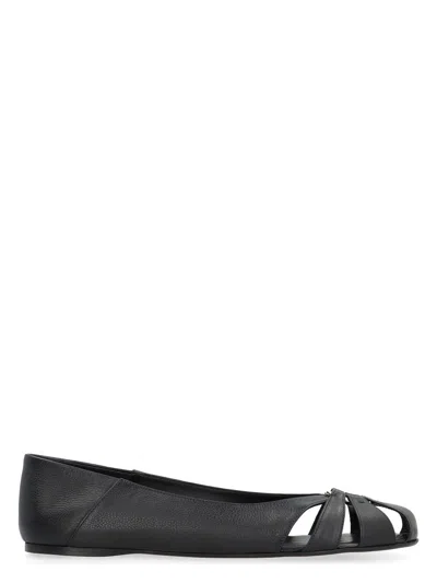 FERRAGAMO WOMEN'S LEATHER BALLET FLATS