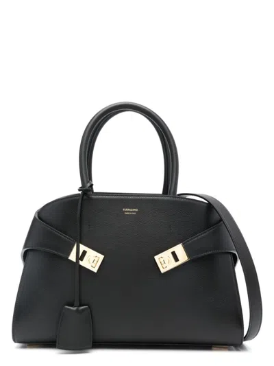 Ferragamo Women's Luxurious 100% Leather Bag In Black