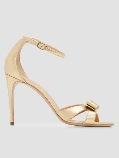 Ferragamo 95mm Roxy Metallic Leather Bow Pumps In Gold