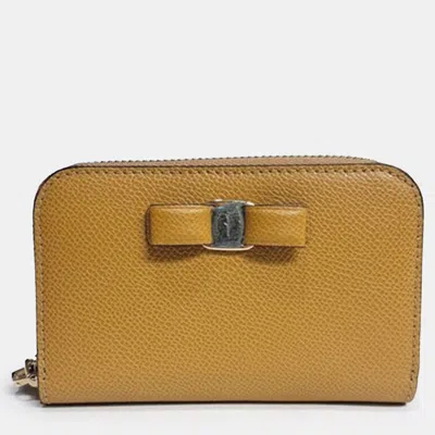 Pre-owned Ferragamo Yellow Leather  Vara Card Wallet