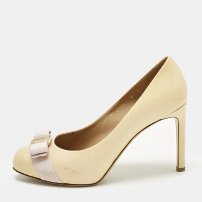 Ferragamo Yellow Patent Leather Vara Bow Platform Pumps In Neutral