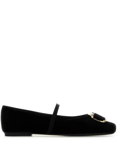 Ferragamo Logo-plaque Satin Ballerina Shoes In Black