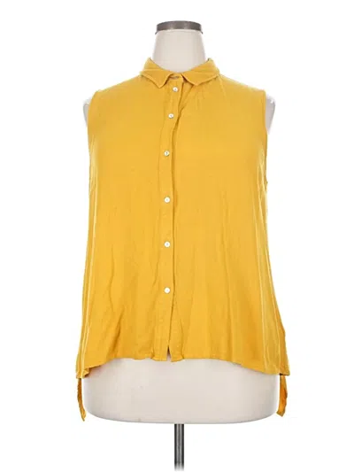 Pre-owned Fever Sleeveless Button Down Shirt In Yellow
