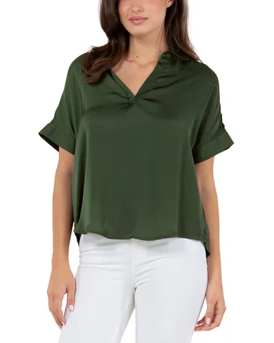 Fever Split Neck Top In Green