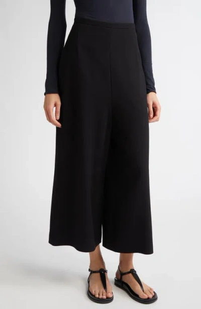 Fforme Shim Crop Skinny Trousers In Black