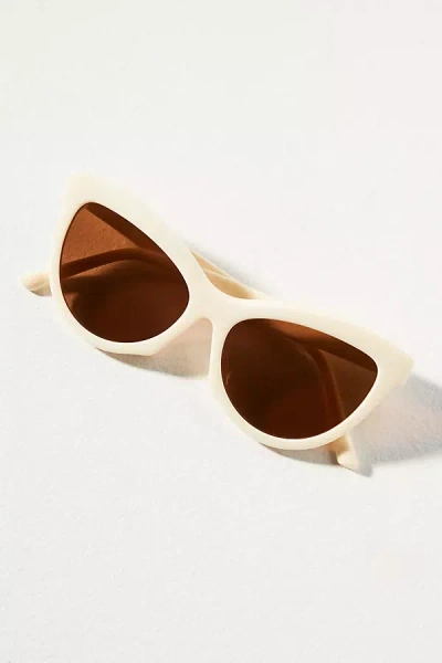 Fifth & Ninth Pippa Cat-eye Sunglasses In Beige