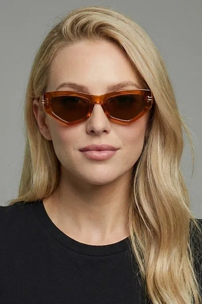 Fifth & Ninth Wren Geometric Polarized Sunglasses In Caramel, Women's At Urban Outfitters In Brown