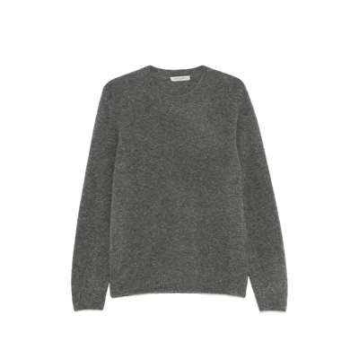 Fileria Fine-knit Crew-neck Sweater In Black