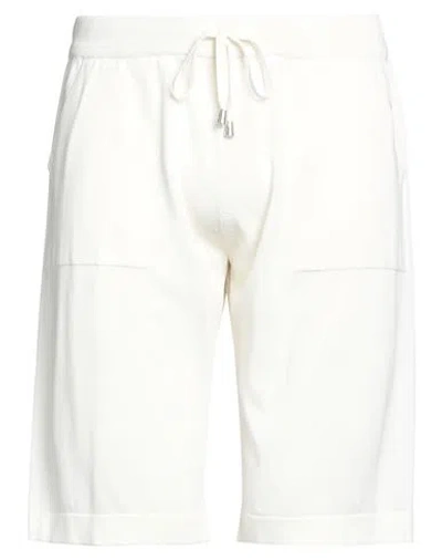 Filippo De Laurentiis Man Shorts & Bermuda Shorts White Size 36 Cotton