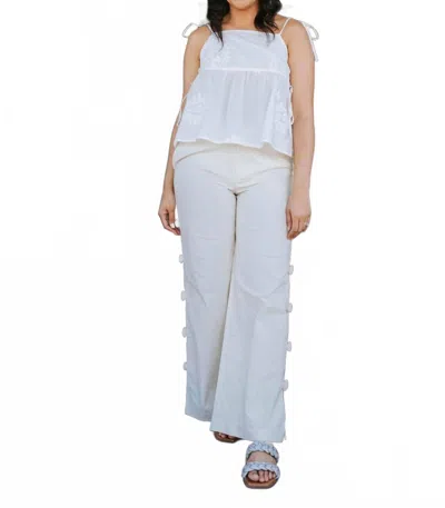 Find Me Now Blooming Pom Pant In White In Gray