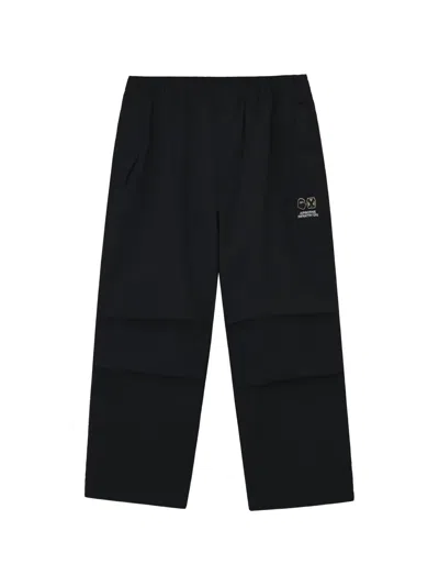 Fingercroxx Logo-detail Pocket Trousers In Black