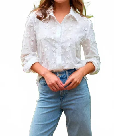 Finley Andie 3d Flowers Shirt In White