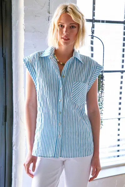 Finley Daryl Cap Sleeve Shirt In Natural/navy In Blue