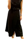 Finley Inverted Pleat Skirt In Black In Black