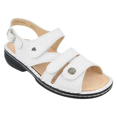 Finn Comfort Women's Gomera Sandal In Lotus Weiss