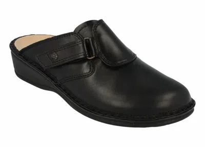 Finn Comfort Women's Orb Clog In Black