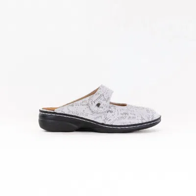 Finn Comfort Women's Stanford Clog In Words Bianco In White