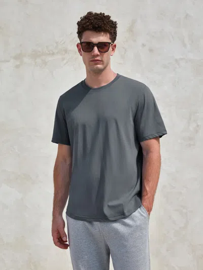 Fioboc Staycool 2.0 Classic Fit Curve-hem Tee In Black