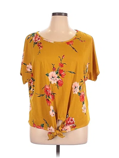 Pre-owned First Love Short Sleeve Top Yellow Scoop Neck Tops