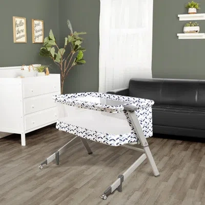 Fisher Price Bassinet In Black;white