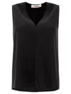 Fit V-neck Sleeveless Top In Black