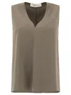 Fit V-neck Sleeveless Top In Grey