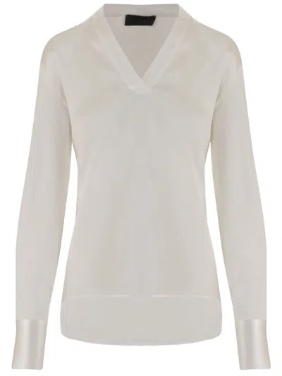Fit V-neck Stretch Silk Shirt With Buttoned Cuffs In White