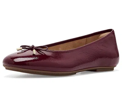 Fitflop Delicato Bow Textured Patent-leather Ballet Flats Women's Dress Flat Shoes Dark Merlot: 9 M (b) In Brown