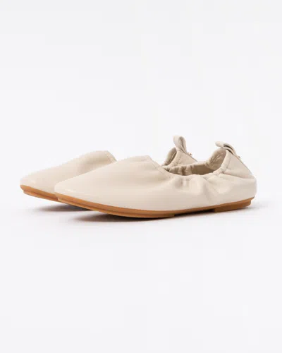 Fitflop Delicato Poise Leather Ballerina Shoes In Neutral