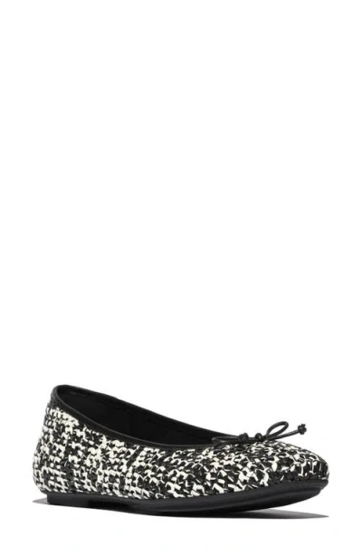 Fitflop Delicato Woven Mary Jane Flat In Black,ivory Mix