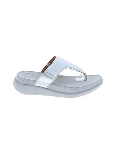 Pre-owned Fitflop Flip Flops In White