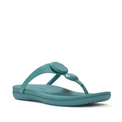 Fitflop Womens Solay Glossy-disc Toe-post Sandals Blue In Green