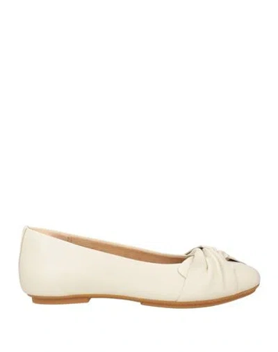 Fitflop Woman Ballet Flats Beige Size 7 Leather, Rubber In White