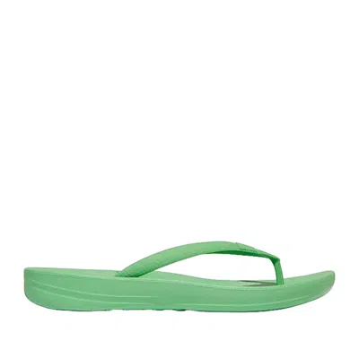 Fitflop Women's Iqushion Ergonomic Flip Flop In Green