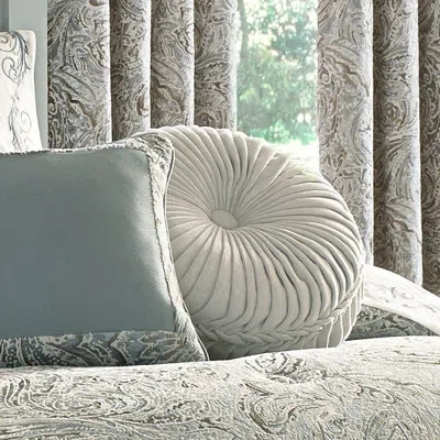 Five Queens Court Garrison Tufted Round Decorative Throw Pillow In White