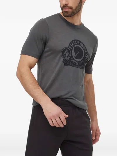Fjall Raven Logo Graphic T-shirt In Gray