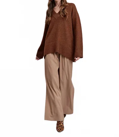 Flat White Mila V-neck Sweater In Brown