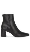 Flattered Riley Leather Ankle Boots In 블랙